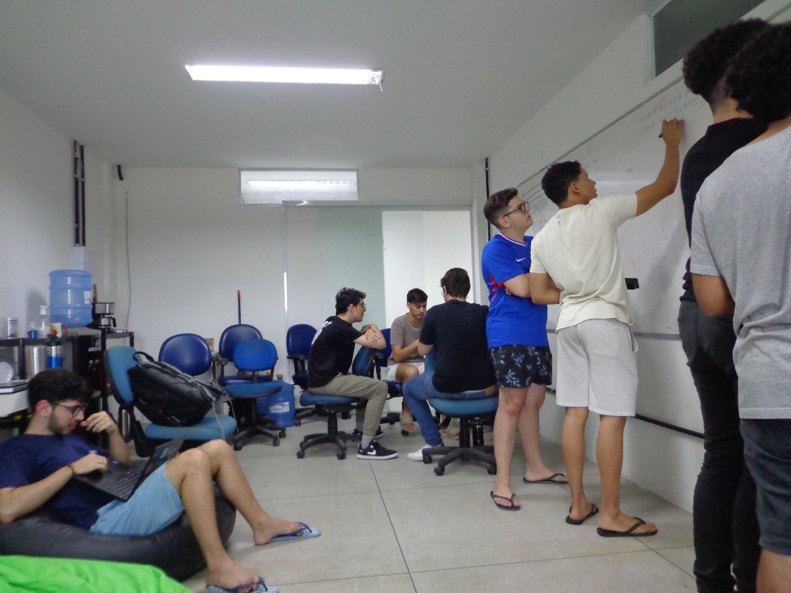 Estudantes em uma aula do Trilha